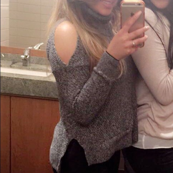 Gray sweater - Picture 3 of 3